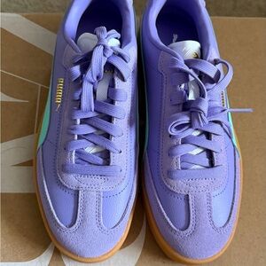 Puma Women's Sneakers in Lavender and Gum